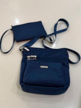 Baggallini Go Bagg Navy Blue Crossbody Bag with Removable Pouch